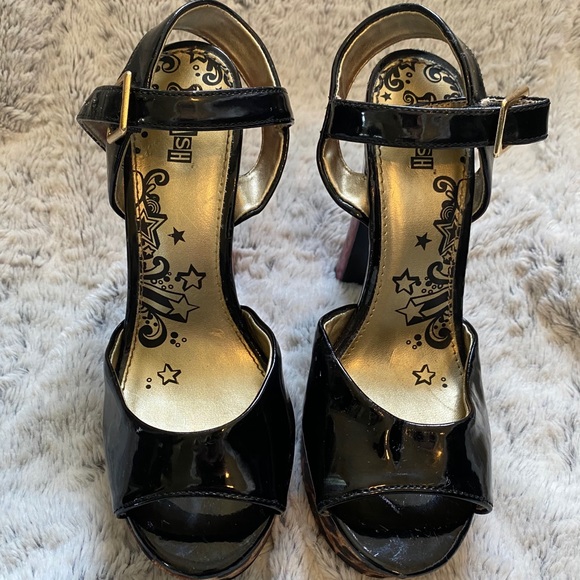 Red and Cheetah Print Heels Pumps - Picture 2 of 5